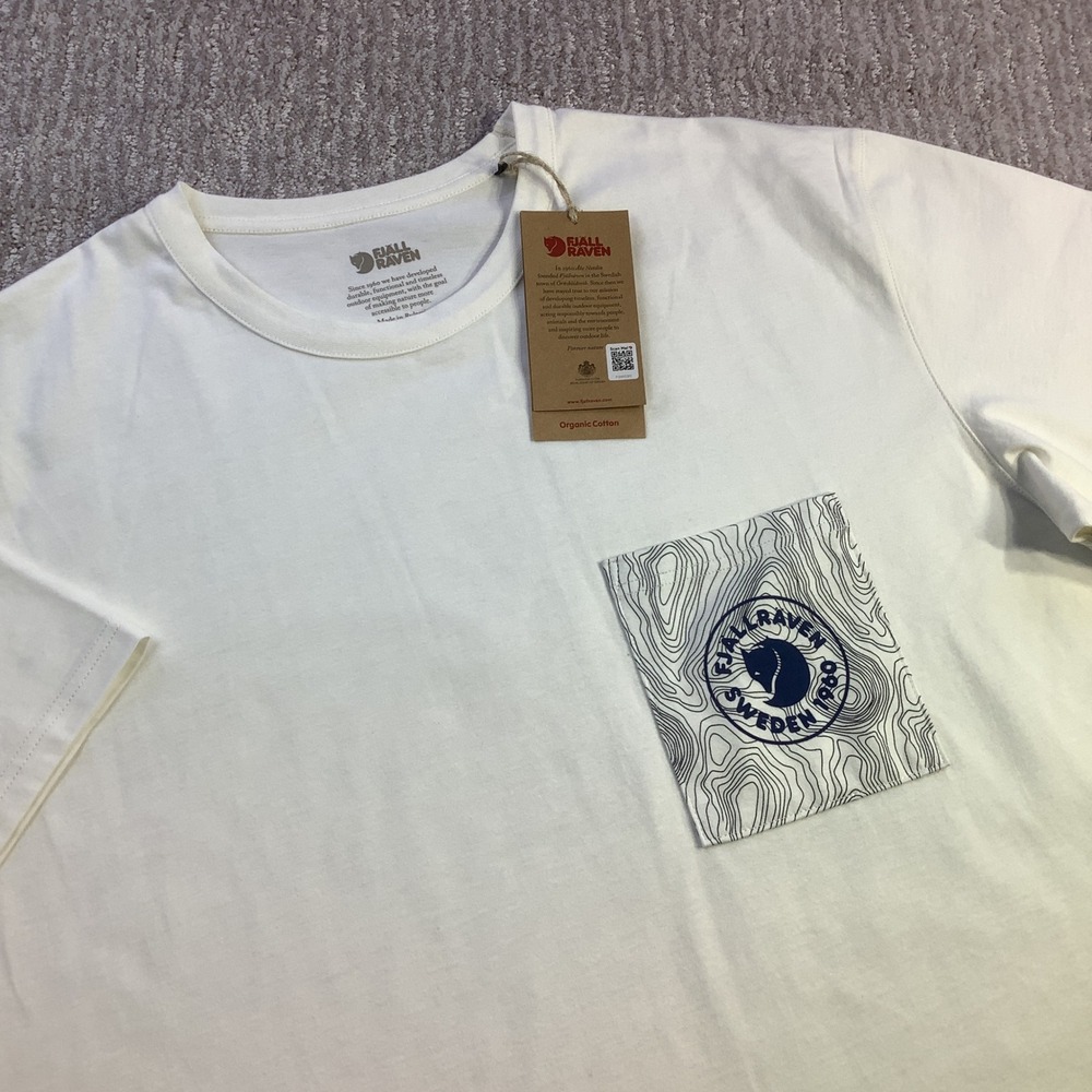 Fjallraven Logo Pocket T-Shirt Mens Eggshell White Organic Cotton Size M NWT